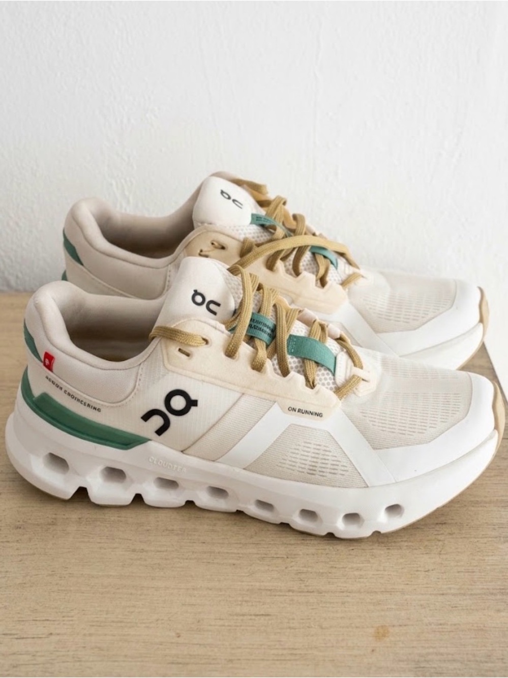 On Running Kids Cream & Teal Cloudtec Sneakers
